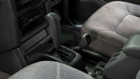 Mitsubishi Shogun Diesel Silver #12