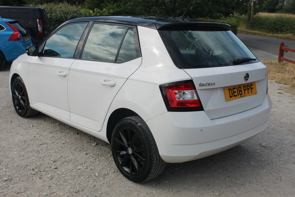 Skoda Fabia 1.0 Tsi Colour Edition White #5