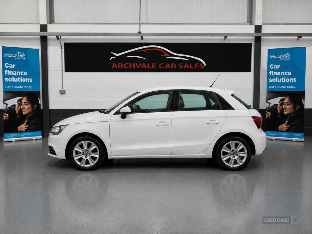 Audi A1 1.6 Tdi Se EJ13UVC White #5