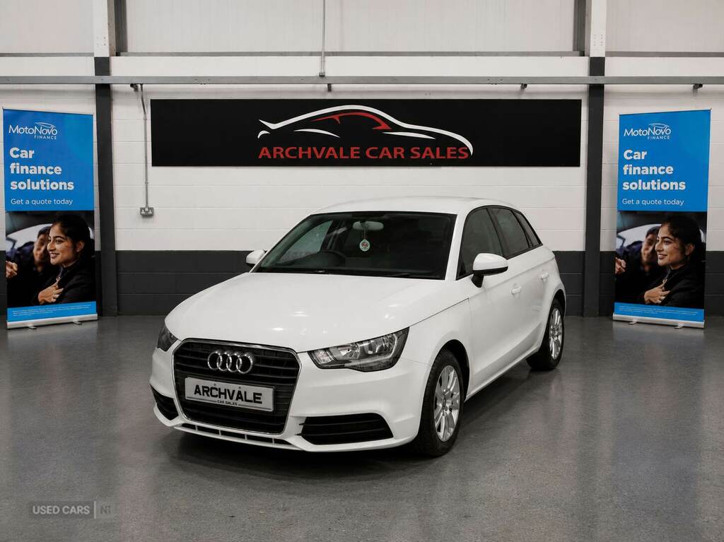 Audi A1 1.6 Tdi Se EJ13UVC White #4