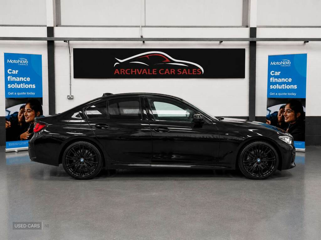 BMW 5 Series 520D M Sport BJ69TVW Black #2