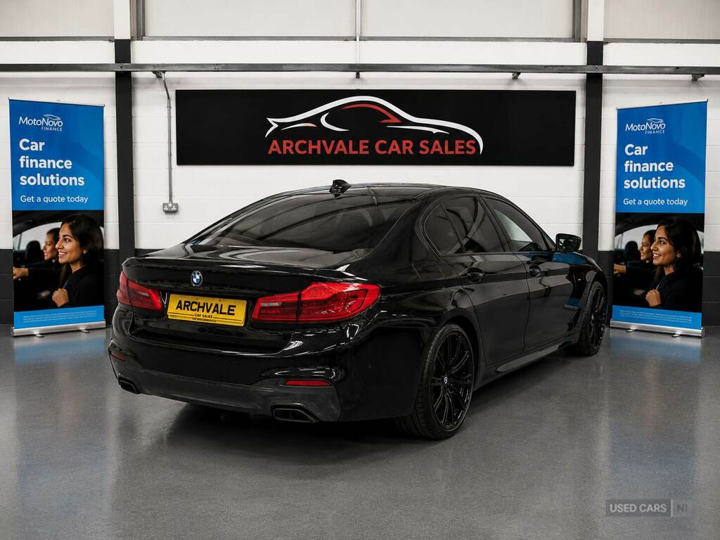 BMW 5 Series 520D M Sport BJ69TVW Black #3
