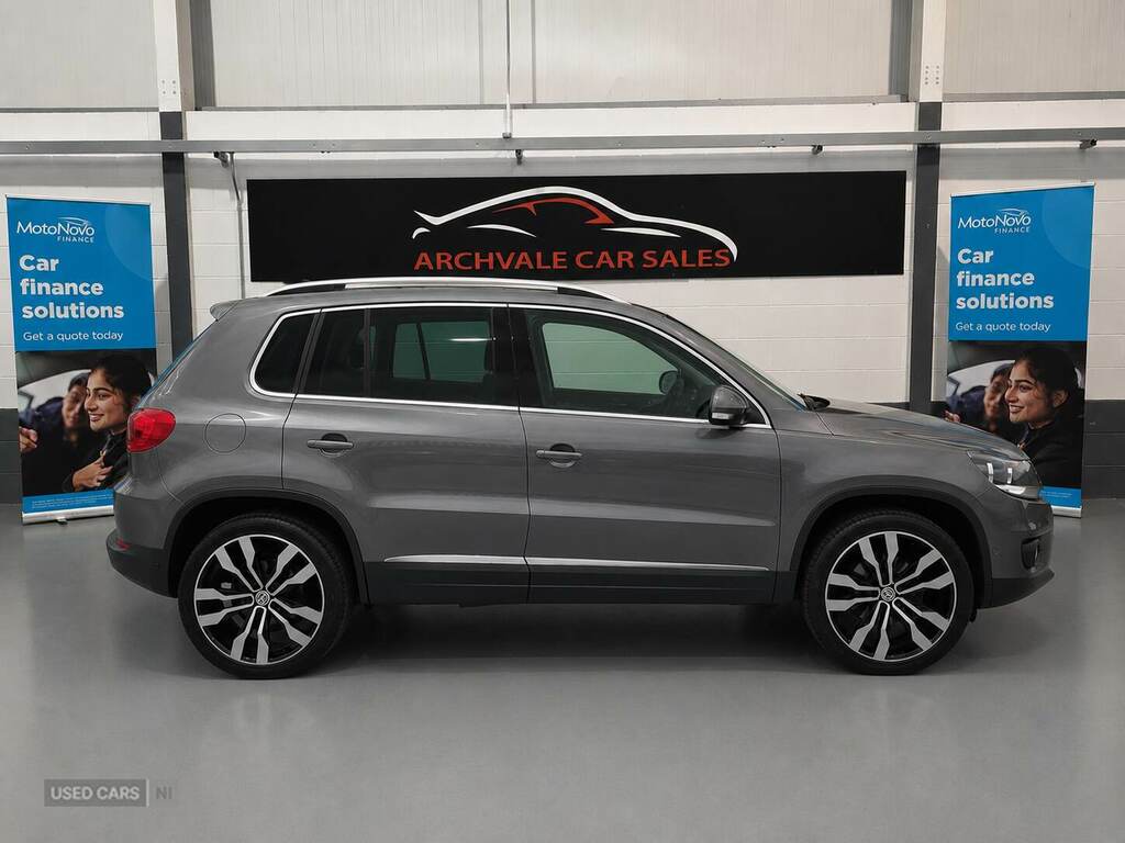 Volkswagen Tiguan 2.0 Tdi Bluemotion Tech Match 150 4Motion Grey #2