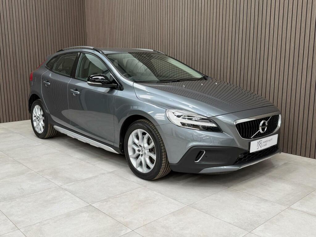 Volvo V40 Cross Country Hatchback 1.5 T3 Pro Euro 6 Ss 20186 Grey #2