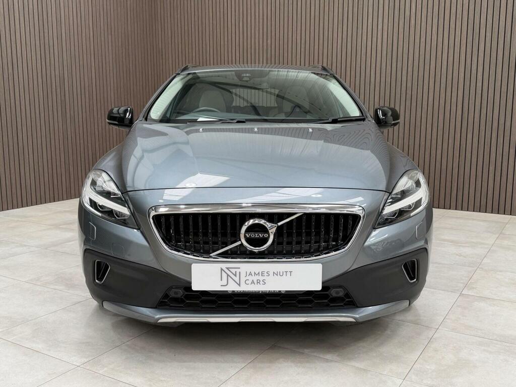 Volvo V40 Cross Country Hatchback 1.5 T3 Pro Euro 6 Ss 20186 Grey #3