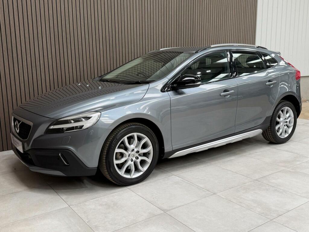 Volvo V40 Cross Country Hatchback 1.5 T3 Pro Euro 6 Ss 20186 Grey #4