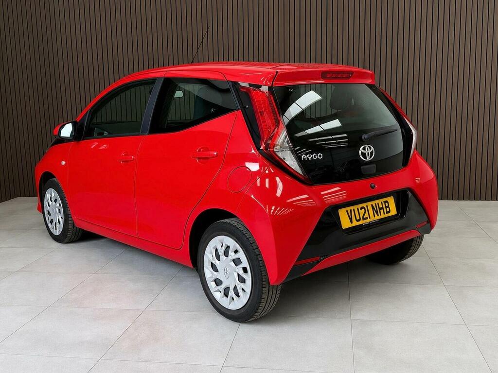 Toyota Aygo Hatchback 1.0 Vvt-i X-play Euro 6 Safety Sens VU21NHB Red #2