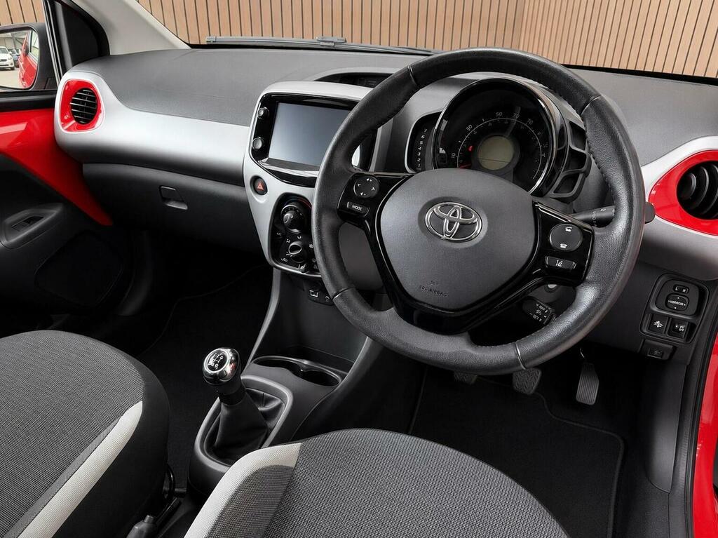 Toyota Aygo Hatchback 1.0 Vvt-i X-play Euro 6 Safety Sens VU21NHB Red #3