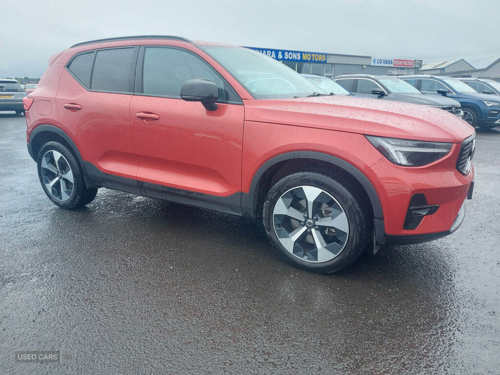 Volvo XC40 2.0 B4p Plus Dark AP74GUJ Red #2