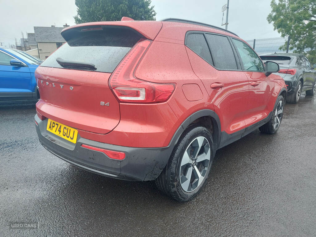 Volvo XC40 2.0 B4p Plus Dark AP74GUJ Red #3