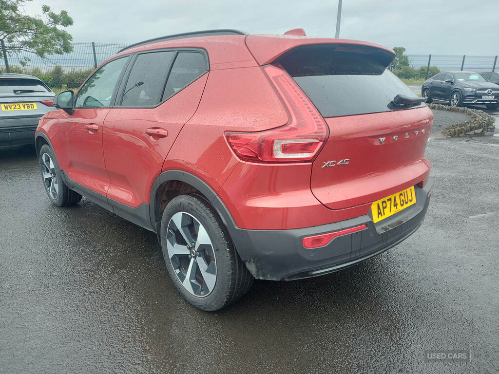 Volvo XC40 2.0 B4p Plus Dark AP74GUJ Red #4