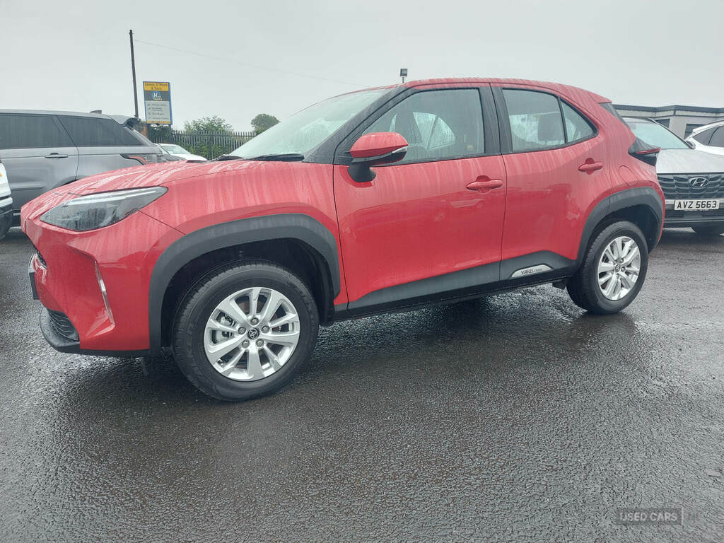 Toyota Yaris Cross 1.5 Hybrid Icon Cvt Red