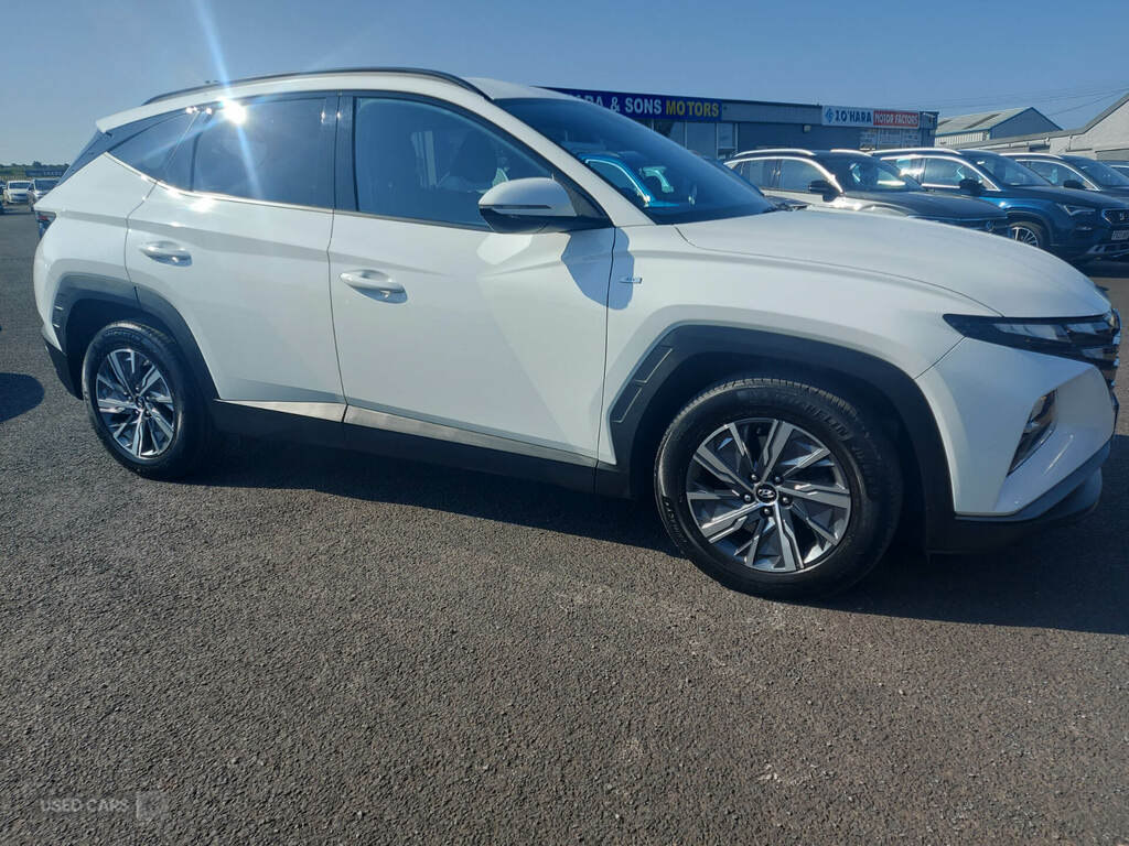 Hyundai Tucson 1.6 Tgdi 48V Mhd Se Connect 2Wd Dct YM23UUD White #2
