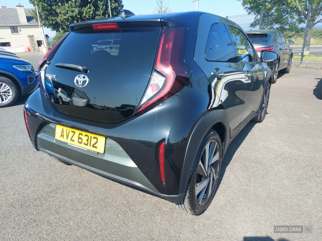 Toyota Aygo X 1.0 Vvt-i Edge AVZ6312 Green #3