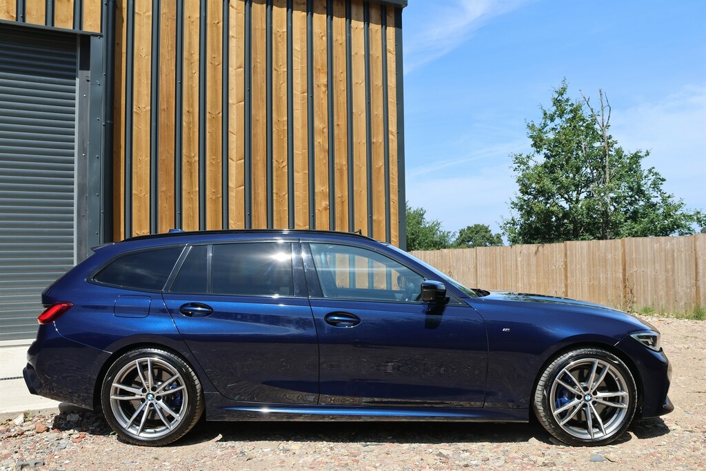 BMW 3 Series 3.0 335D M Sport Shadow Edition Touring Xdriv Black #2