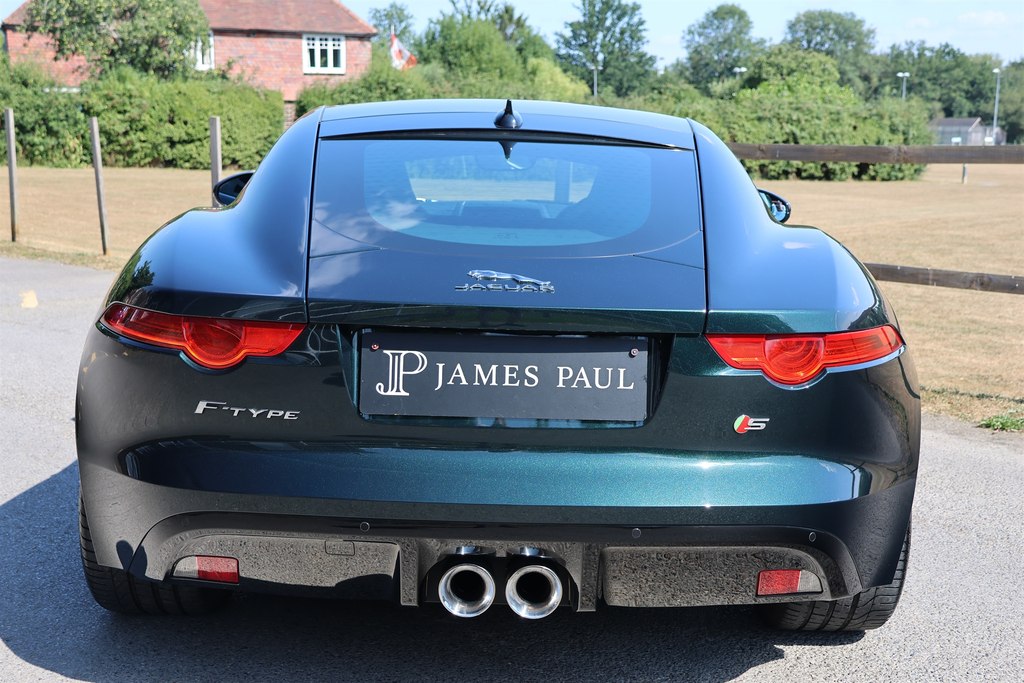Jaguar F-Type V6 R-dynamic White #31