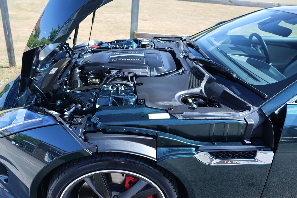 Jaguar F-Type V6 R-dynamic White #24