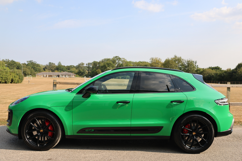 Porsche Macan Petrol  #30
