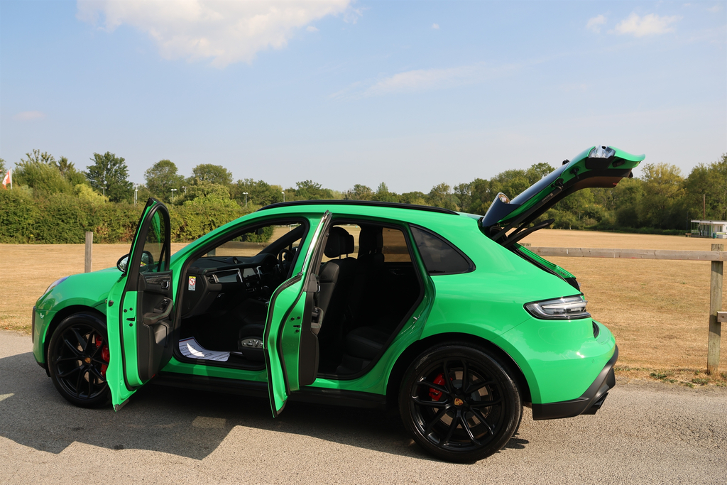 Porsche Macan Petrol  #9