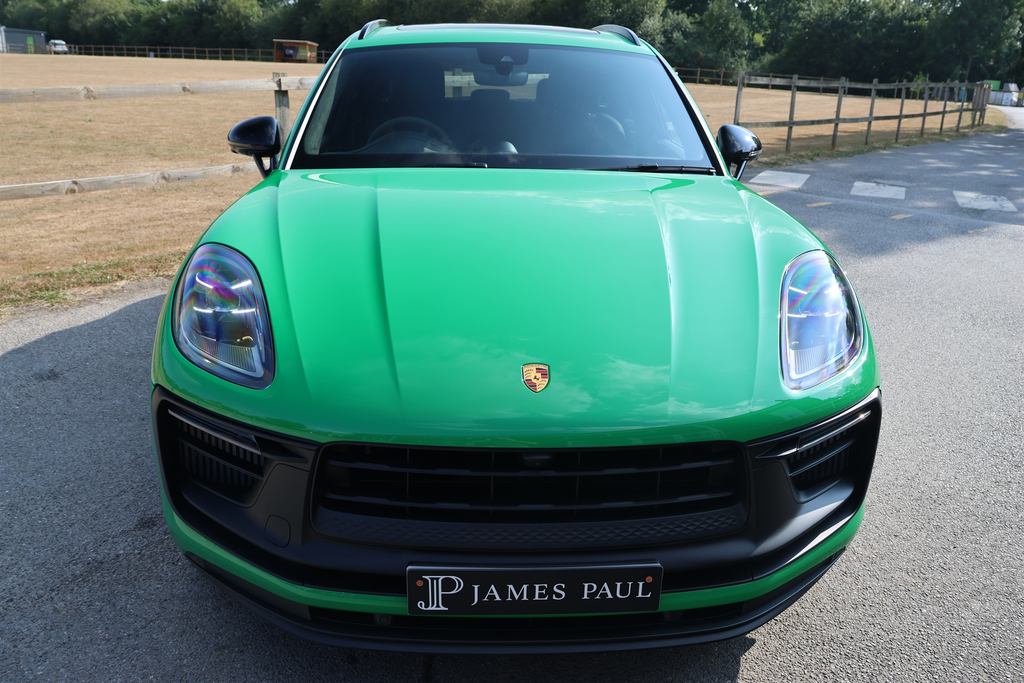 Porsche Macan Petrol  #38