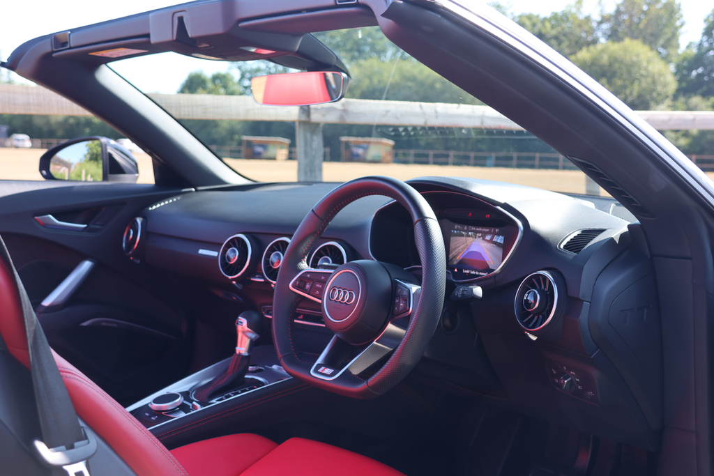 Audi TTS 2.0 Tfsi Black Edition Roadster S Troni Grey #5