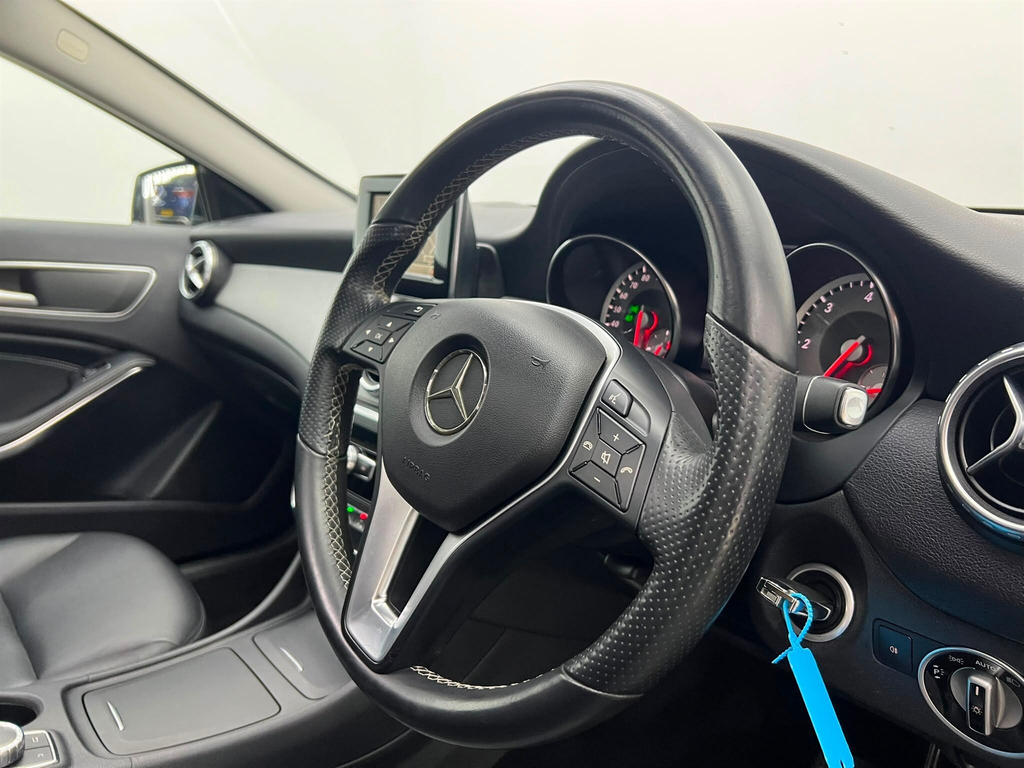 Mercedes-Benz GLA Class 2.1L Se Silver #39