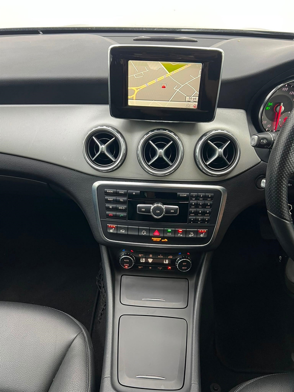 Mercedes-Benz GLA Class 2.1L Se Silver #17