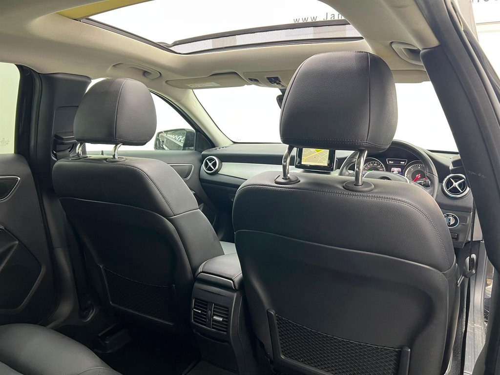 Mercedes-Benz GLA Class 2.1L Se Silver #23