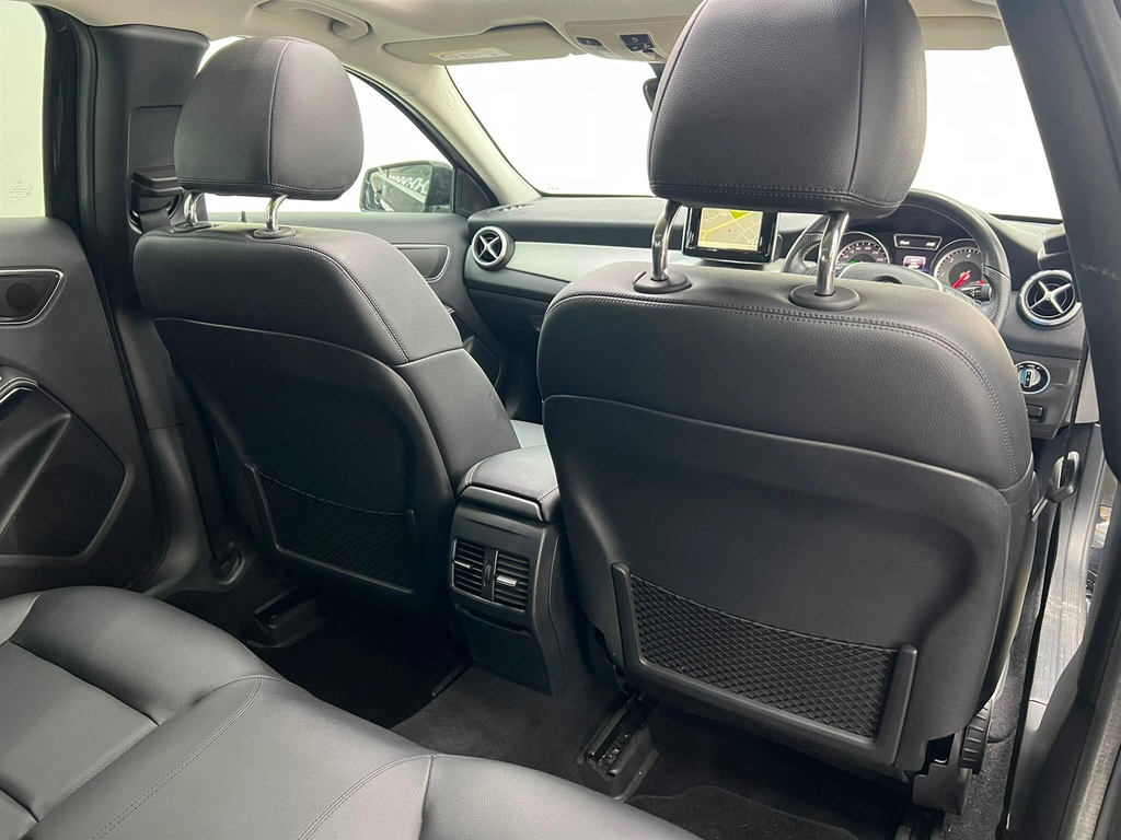 Mercedes-Benz GLA Class 2.1L Se Silver #37