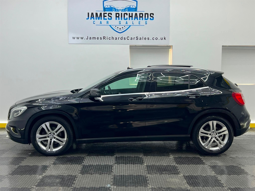 Mercedes-Benz GLA Class 2.1L Se Silver #10