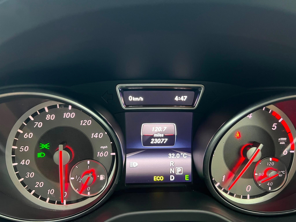 Mercedes-Benz GLA Class 2.1L Se Silver #34