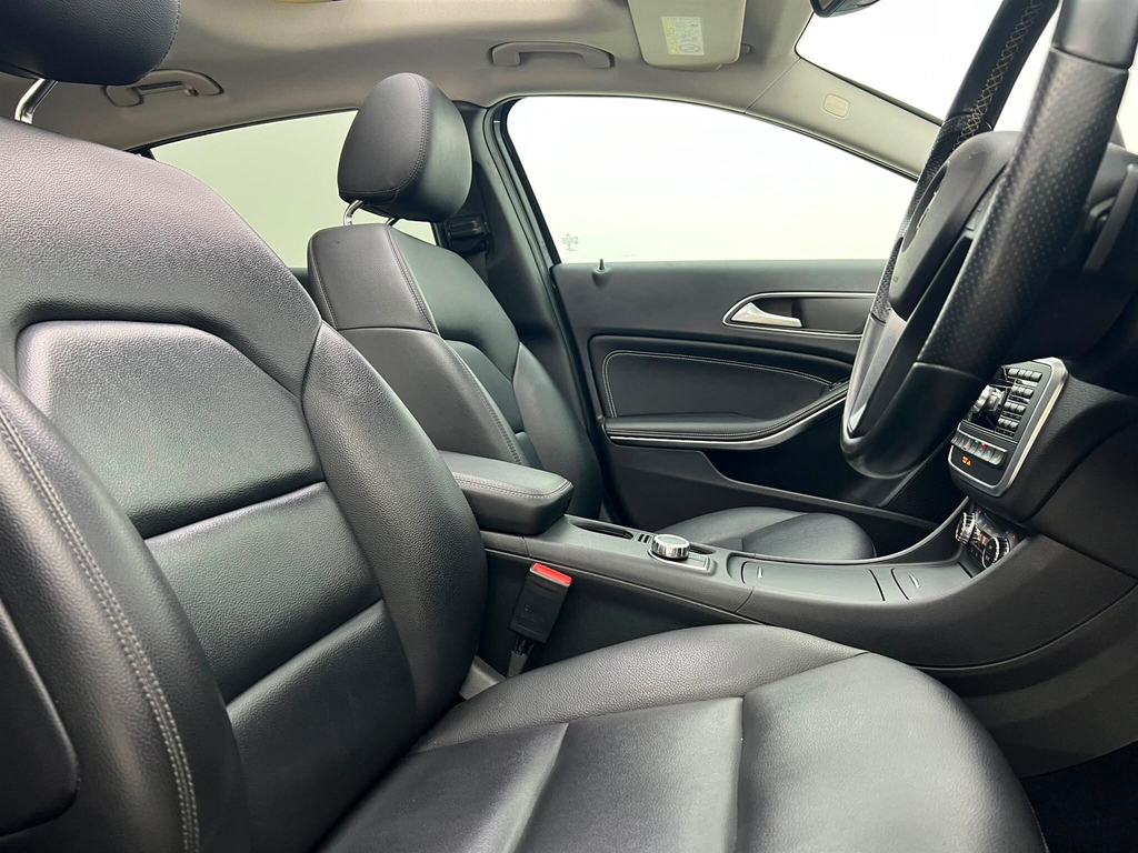 Mercedes-Benz GLA Class 2.1L Se Silver #38
