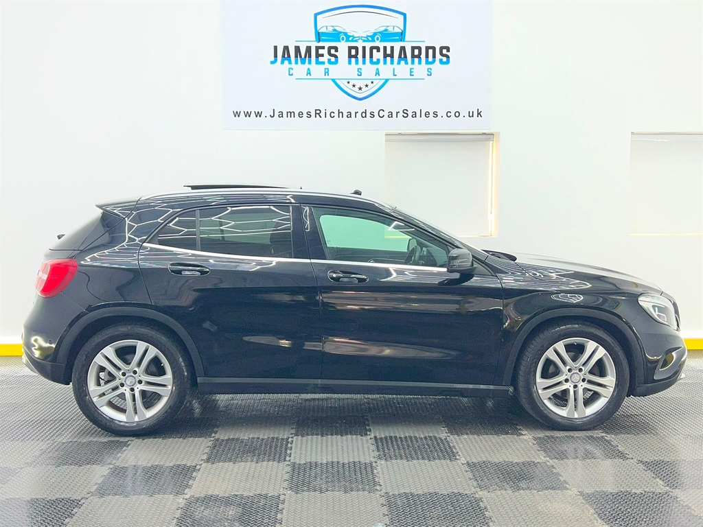Mercedes-Benz GLA Class 2.1L Se Silver #13