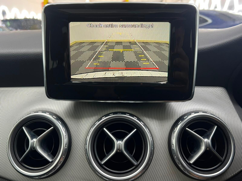 Mercedes-Benz GLA Class 2.1L Se Silver #30