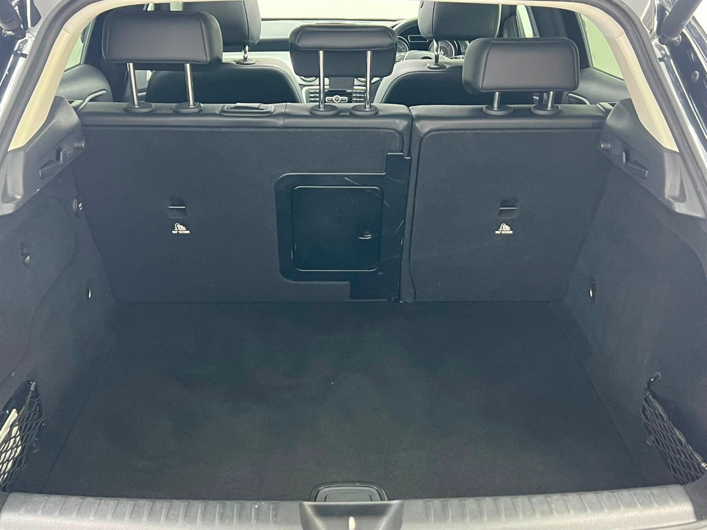 Mercedes-Benz GLA Class 2.1L Se Silver #35