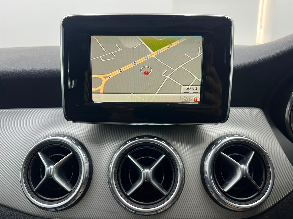 Mercedes-Benz GLA Class 2.1L Se Silver #33