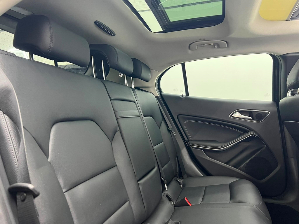 Mercedes-Benz GLA Class 2.1L Se Silver #22