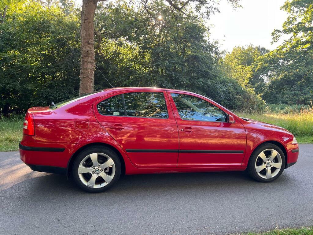 Skoda Octavia Hatchback Tdi Red #7