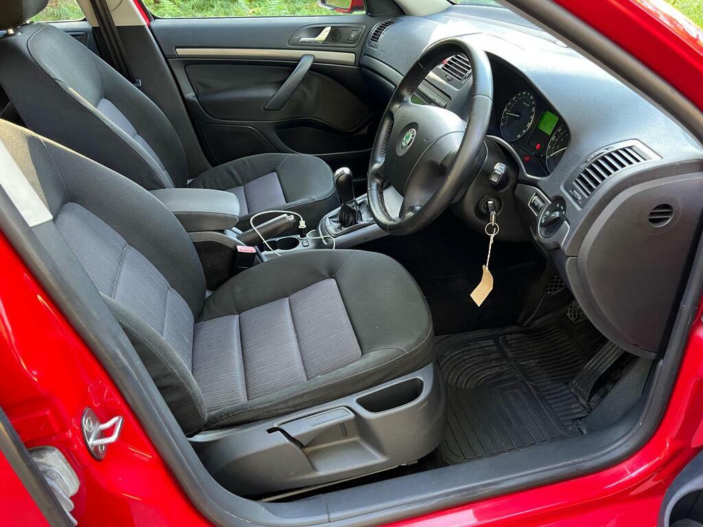 Skoda Octavia Hatchback Tdi Red #12