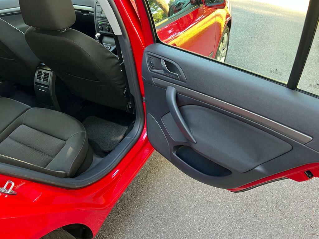 Skoda Octavia Hatchback Tdi Red #14