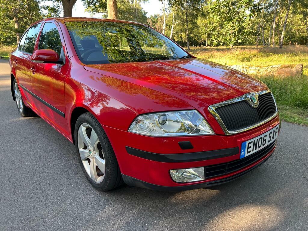 Skoda Octavia Hatchback Tdi Red #9