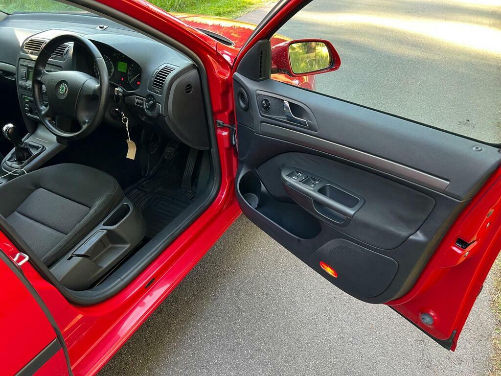 Skoda Octavia Hatchback Tdi Red #11