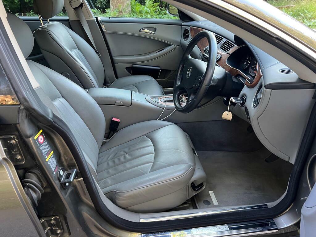 Mercedes-Benz CLS 3.0 Cls320 Cdi Coupe 7G-tronic 200 Gk Silver #14