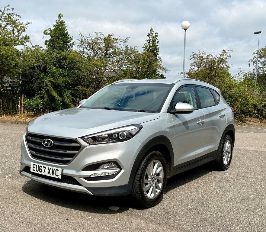 Hyundai Tucson 1.7 Crdi Blue Drive Se Nav Euro 6 Ss Silver #3