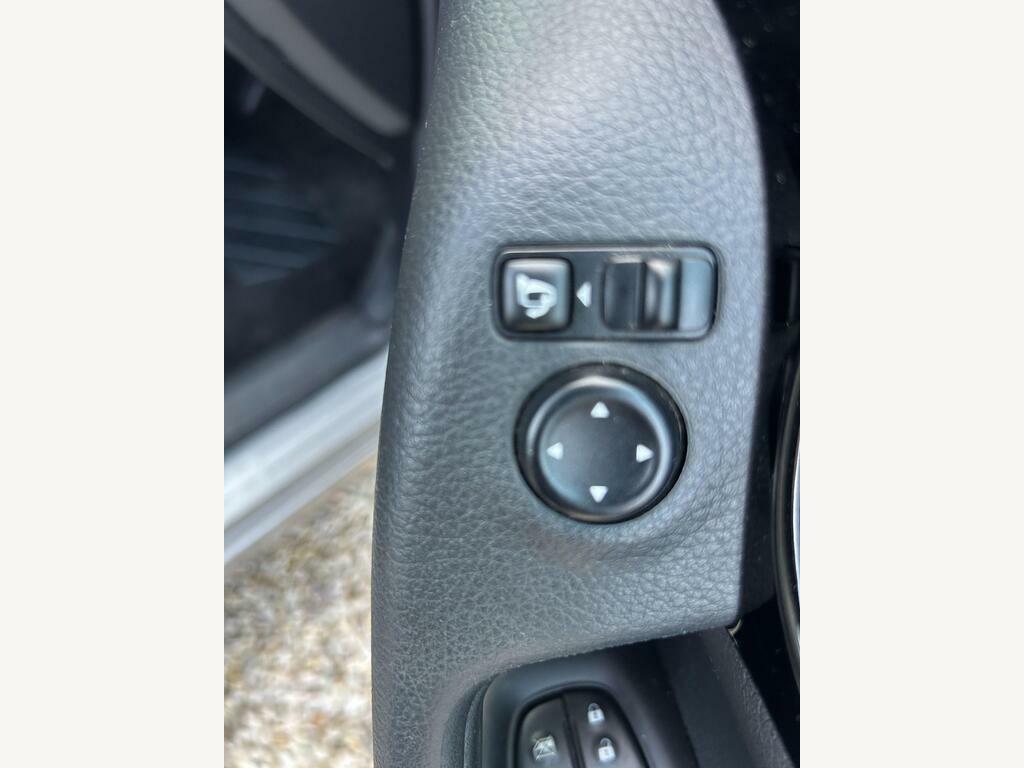 Nissan Qashqai 1.5 Dci 115 N-motion - Suv 5 Seats White #18