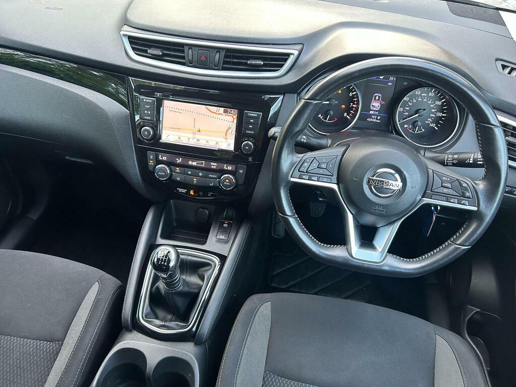 Nissan Qashqai 1.3 Dig-t Acenta Premium Euro 6 S S Silver #3