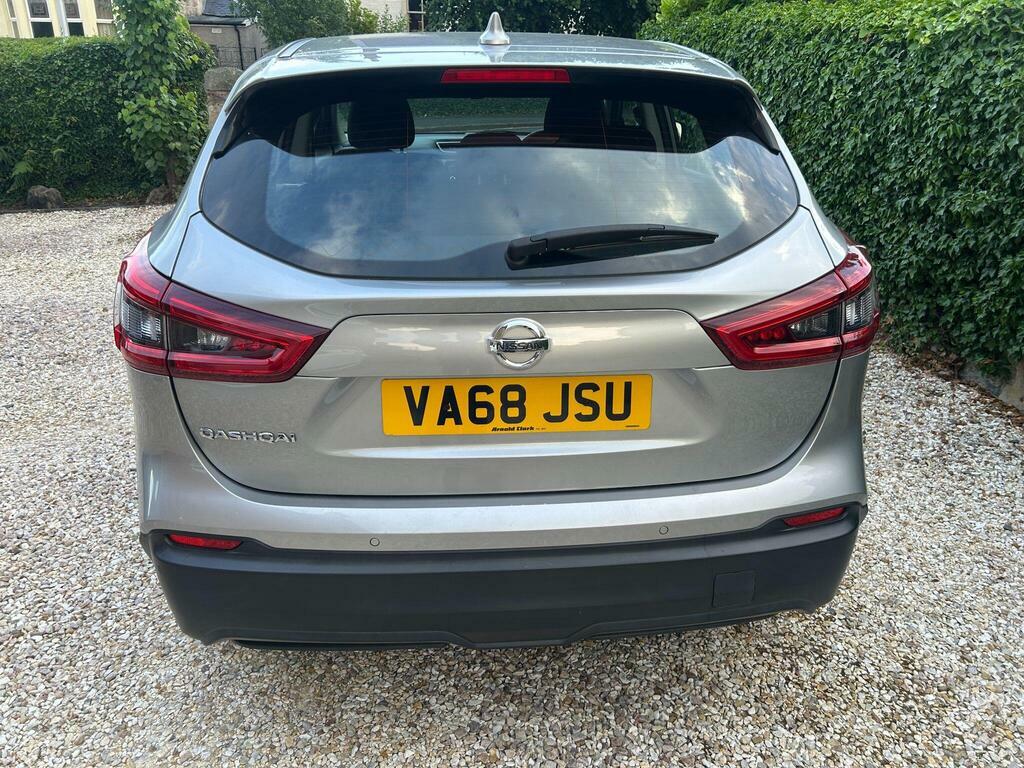 Nissan Qashqai 1.3 Dig-t Acenta Premium Euro 6 S S Silver #2