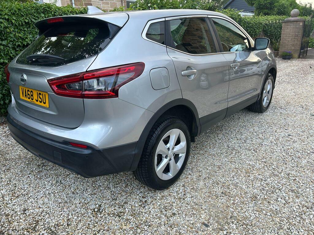 Nissan Qashqai 1.5 Dci 115 N-motion - Suv 5 Seats White #8