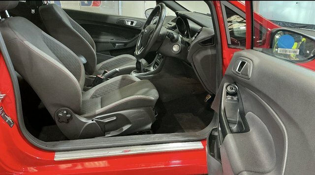 Ford Fiesta 1.0T Ecoboost St-line Hatchback Red #6