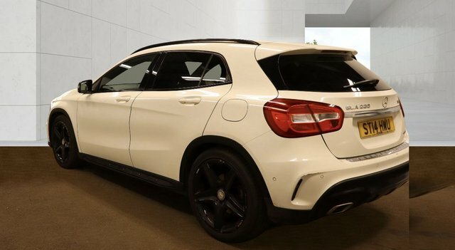 Mercedes-Benz GLA Class 2.1 Gla220 Cdi Amg Line Suv 7G-dct 4Mat White #4